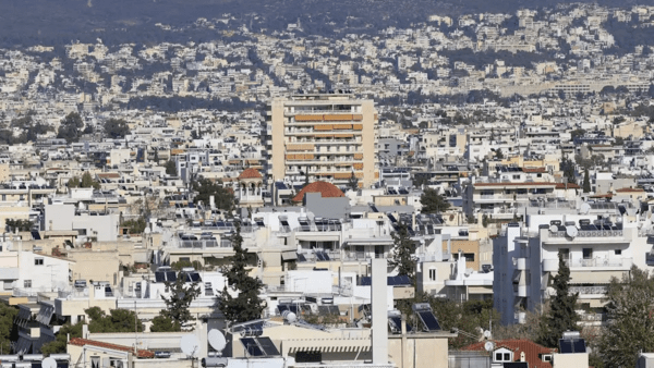 Airbnb: Μη νόμιμη η εγκύκλιος της ΑΑΔΕ για το τέλος επιτηδεύματος – Παραπομπή στην Ολομέλεια του ΣτΕ