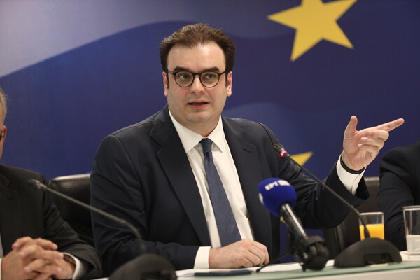 Κυριάκος Πιερρακάκης: «Η Ελλάδα σχεδιάζει να αποπληρώσει το πρώτο Μνημόνιο μια δεκαετία νωρίτερα»