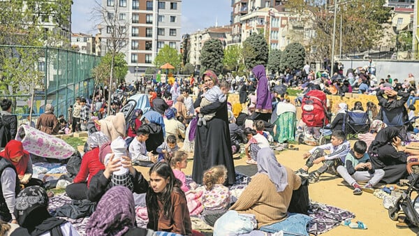 Κωνσταντινούπολη: Ο σεισμός, το Kanal Istanbul και η καταστροφή των χώρων συγκέντρωσης πολιτών από τον Ερντογάν
