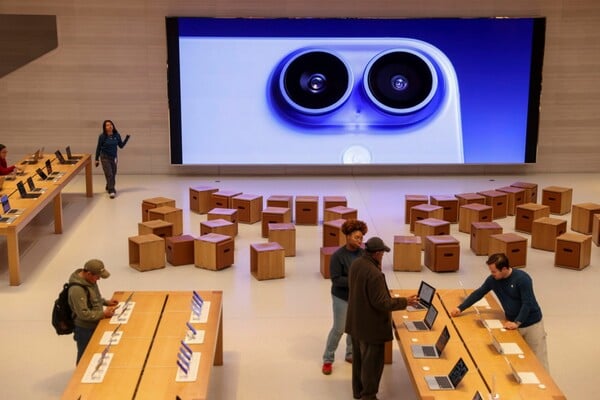 Δασμοί Τραμπ: Η Apple μεταφέρει την συναρμολόγηση των iPhone στην Ινδία από την Κίνα
