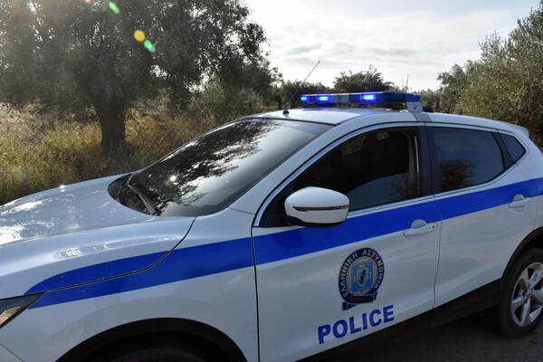 Επίθεση με τσεκούρι στη Λάρισα: Άνδρας κυνηγούσε παρέα μαθητών