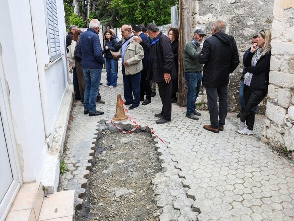 Βούτες Ηρακλείου: Σύσταση για εκκένωση κατοικιών - Φωτογραφίες από τα ρήγματα