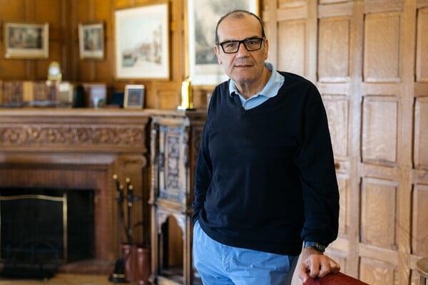 Νίκος Μπακουνάκης: «Αυτή τη θέση δεν την παντρεύεσαι, ούτε είσαι θεός» ΟΙ ΤΙΤΛΟΙ ΣΤΟ ΤΕΛΟΣ ΤΟΥ ΚΕΙΜΕΝΟΥ