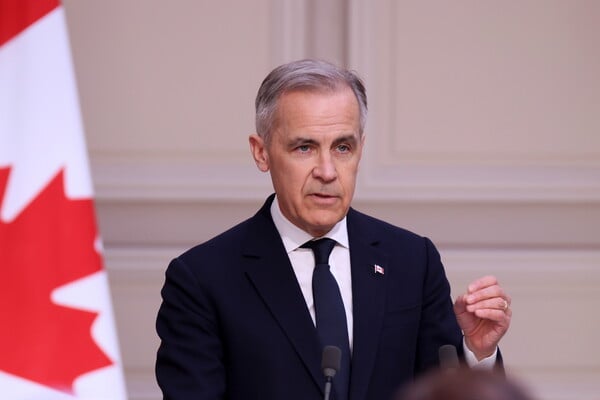 Καναδάς: «Να μην ξεχάσουμε την προδοσία των ΗΠΑ», δηλώνει ο Κάρνεϊ στη νικητήρια ομιλία