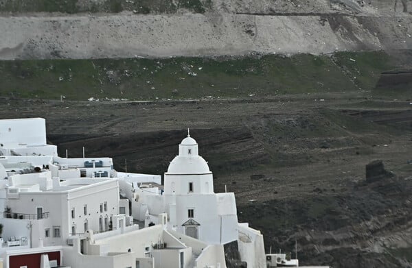 Παπαζάχος για Σαντορίνη: