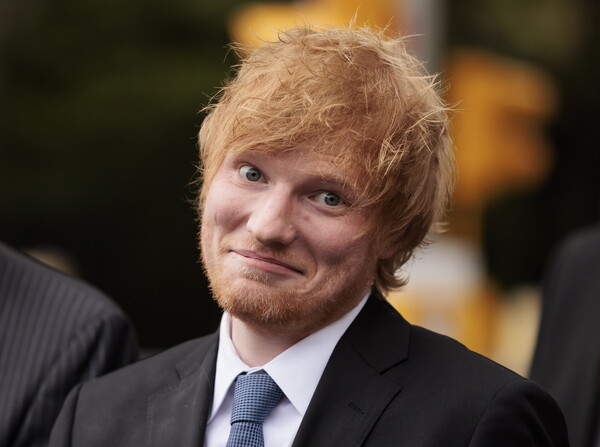 Ο Ed Sheeran ανακοίνωσε νέο άλμπουμ με τίτλο Play