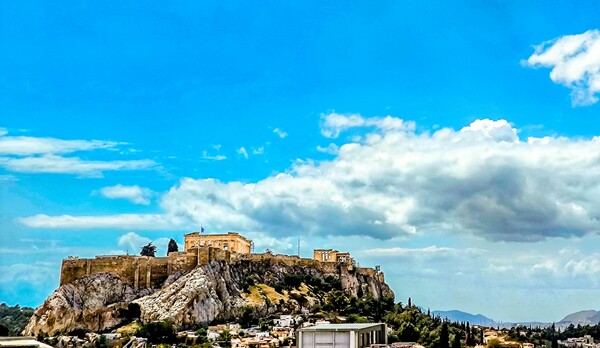 Καιρός: Έρχεται το καλοκαίρι - Πότε ανεβαίνει στους 30 βαθμούς ο υδράργυρος