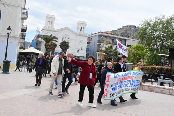 Πρωτομαγιά: Πλήθος κόσμου στις συγκεντρώσεις ζητώντας «δικαιοσύνη και αλληλεγγύη»