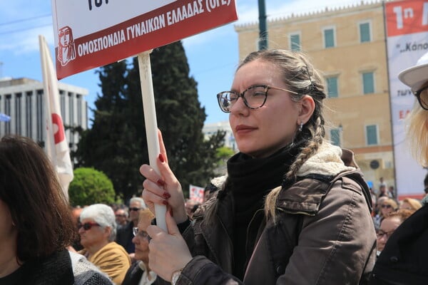 Πρωτομαγιά: Πλήθος κόσμου στις συγκεντρώσεις ζητώντας «δικαιοσύνη και αλληλεγγύη»