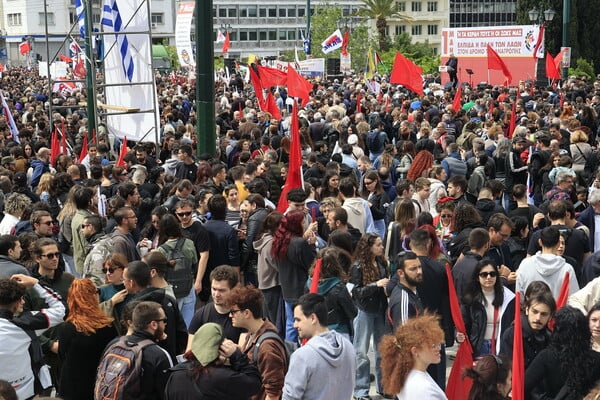 Πρωτομαγιά: Πλήθος κόσμου στις συγκεντρώσεις ζητώντας «δικαιοσύνη και αλληλεγγύη»
