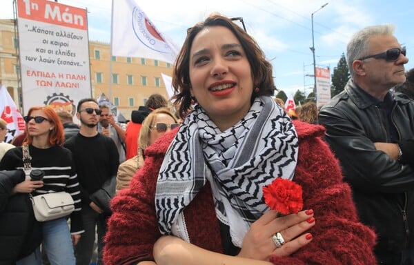 Πρωτομαγιά: Πλήθος κόσμου στις συγκεντρώσεις ζητώντας «δικαιοσύνη και αλληλεγγύη»