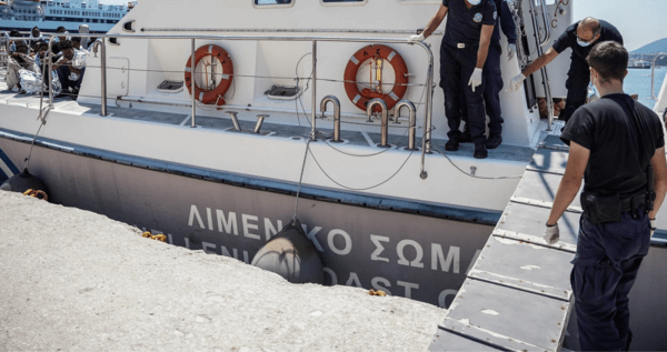 Αίγινα: Νεκρή 78χρονη που έπεσε από τουριστικό σκάφος – Δύο συλλήψεις