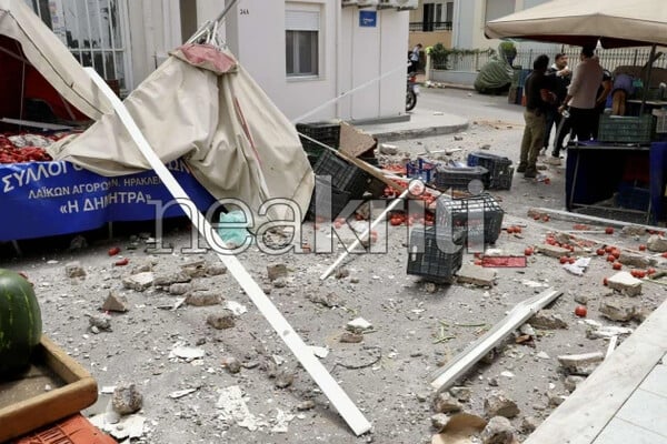 Ηράκλειο: Τμήμα μπαλκονιού κατέρρευσε πάνω σε πάγκο λαϊκής