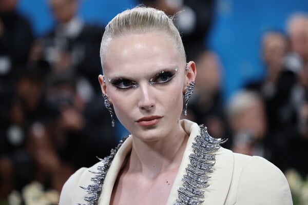 Met Gala 2025: Oι τρανς διασημότητες που εντυπωσίασαν στο κόκκινο χαλί