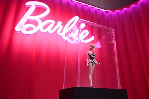 Η Barbie είναι το νέο θύμα των δασμών του Ντόναλντ Τραμπ