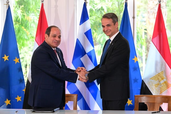 Μητσοτάκης: Υπογράψαμε με τον Αλ Σίσι διακήρυξη για τη στρατηγική εταιρική σχέση Ελλάδας- Αιγύπτου