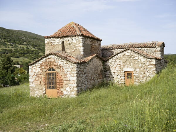 Παλαιά Μονή Ταλαντίου, Αραχναίο