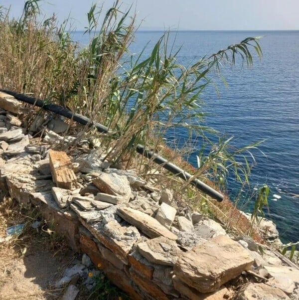 Νεκρή γυναίκα στην Άνδρο - Έπεσε με το αυτοκίνητό της στη θάλασσα