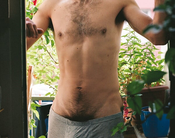Morning Wood: Η Αθήνα ξυπνάει καυλωμένη. Ανάγνωση με το ποτήρι γάλα σου…