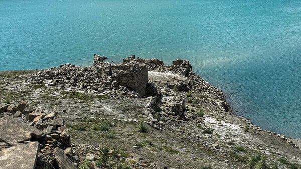 ΛΙΜΝΗ ΜΟΡΝΟΥ ΧΑΜΗΛΗ ΣΤΑΘΜΗ ΝΕΡΟΥ