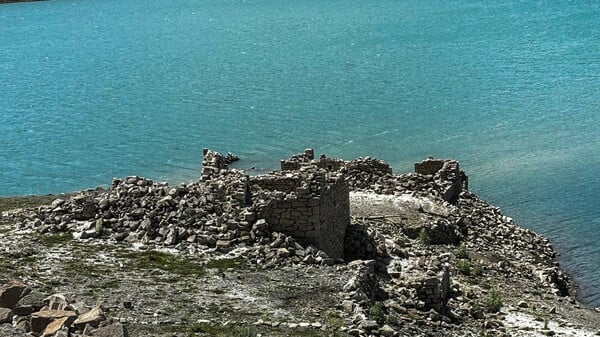 ΛΙΜΝΗ ΜΟΡΝΟΥ ΧΑΜΗΛΗ ΣΤΑΘΜΗ ΝΕΡΟΥ