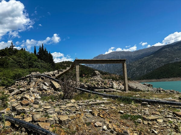 ΛΙΜΝΗ ΜΟΡΝΟΥ ΧΑΜΗΛΗ ΣΤΑΘΜΗ ΝΕΡΟΥ