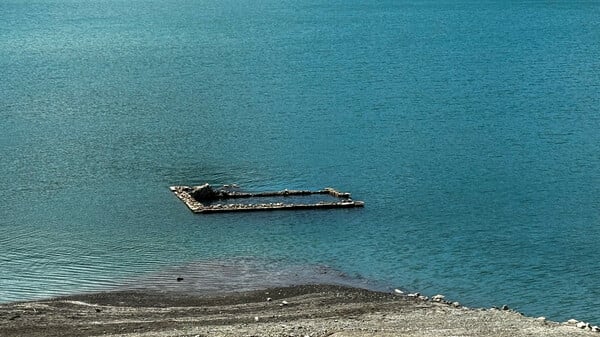 ΛΙΜΝΗ ΜΟΡΝΟΥ ΧΑΜΗΛΗ ΣΤΑΘΜΗ ΝΕΡΟΥ