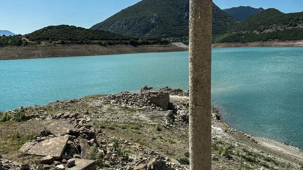 ΛΙΜΝΗ ΜΟΡΝΟΥ ΧΑΜΗΛΗ ΣΤΑΘΜΗ ΝΕΡΟΥ