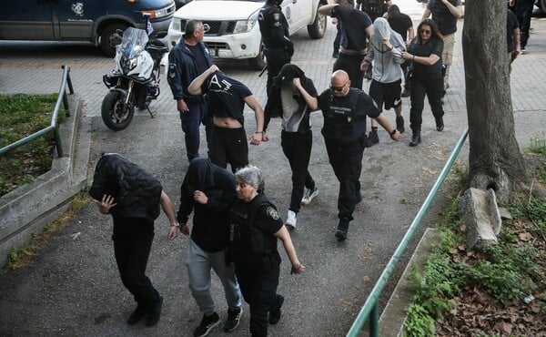 Εθνικιστική Νεολαία Θεσσαλονίκης: «Μας επιτέθηκαν με σιδηρολοστούς» περιγράφει φοιτητής που δέχτηκε επίθεση