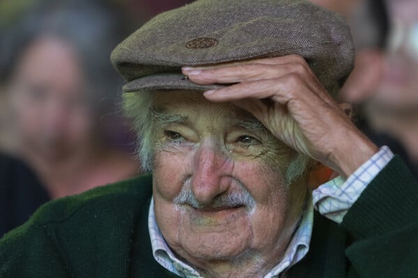 Πέθανε ο Πέπε Μουχίκα, ο αντάρτης που έγινε πρόεδρος της Ουρουγουάης και σύμβολο της πολιτικής