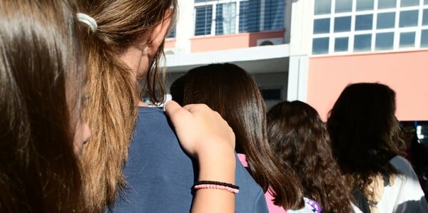 Θεσσαλονίκη: Δάσκαλος έστελνε ερωτικά μηνύματα σε 11χρονη μαθήτριά του