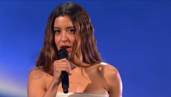 Eurovision 2025: Η Μαρίνα Σάττι μάγεψε τη Βασιλεία ερμηνεύοντας Σελίν Ντιόν