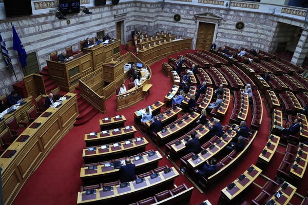 Τέμπη: Στη Βουλή νέα ποινική δικογραφία 