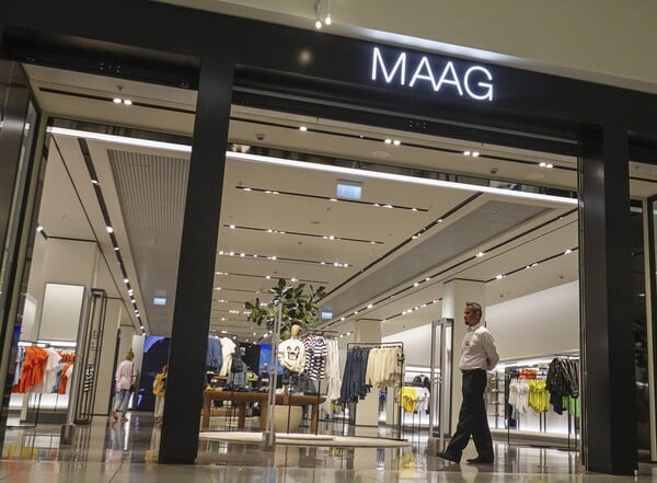 Πώς η ανορθόδοξη αποχώρηση των Zara από τη Ρωσία άφησε την πίσω πόρτα ανοιχτή