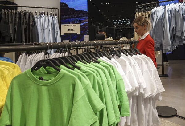 Πώς η ανορθόδοξη αποχώρηση των Zara από τη Ρωσία άφησε την πίσω πόρτα ανοιχτή