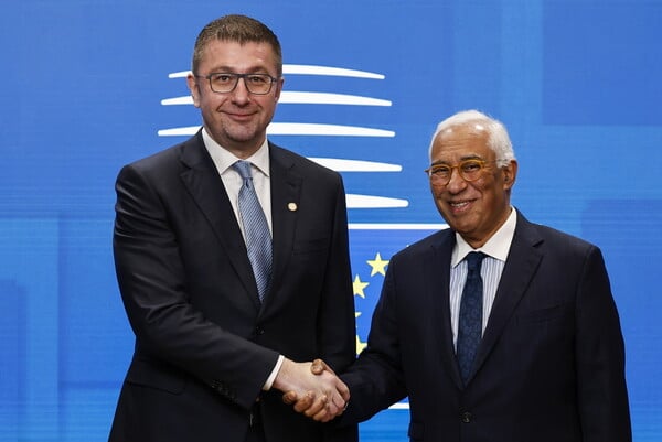 Βόρεια Μακεδονία: Ο Μιτσκόσκι αρνείται αλλαγή Συντάγματος για ένταξη στην ΕΕ αν δεν δει «κίνηση από Βουλγαρία»