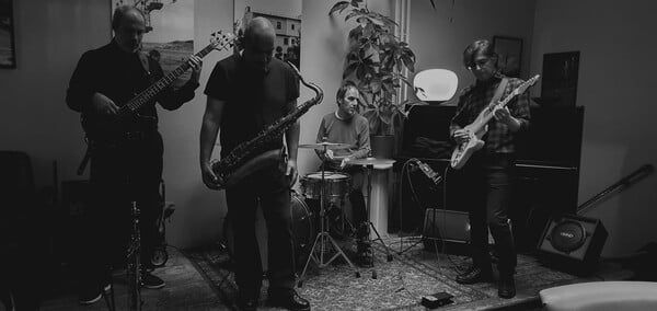 Επτά αξιόλογοι ελληνικοί δίσκοι σε downtempo, τζαζ, έντεχνο, ποπ και indie ροκ, που κυκλοφόρησαν εσχάτως