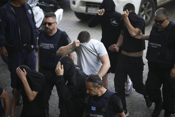 Εθνικιστική Νεολαία Θεσσαλονίκης: Email μητέρας 16χρονου οδήγησε στις συλλήψεις των νεοναζί