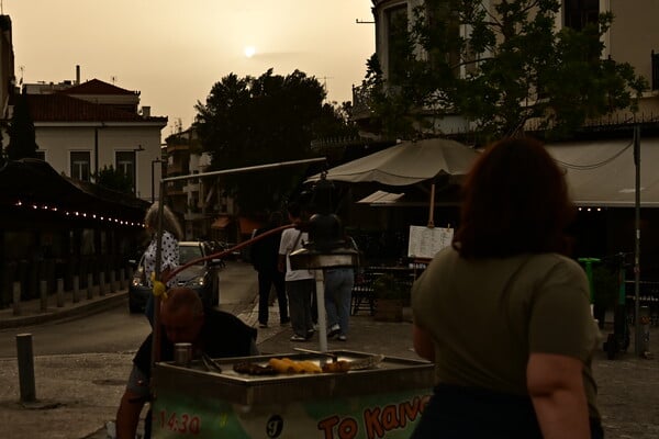 «Βυθισμένη» στην αφρικανική σκόνη η Αθήνα σήμερα