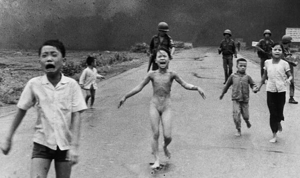 Το World Press Photo αναστέλλει την αναγνώριση της φωτογραφίας «Το κορίτσι της ναπάλμ» - Ο λόγος