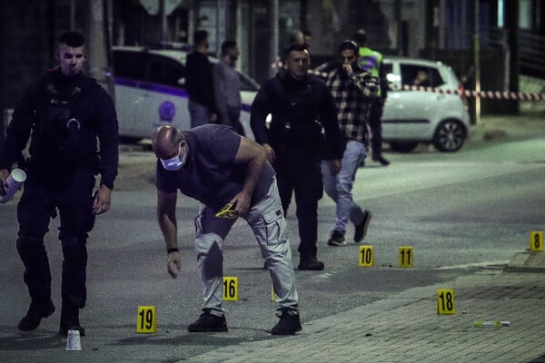 Ένοπλη επίθεση σε αυτοκίνητο στα Άνω Λιόσια – Η θωράκιση έσωσε τον οδηγό
