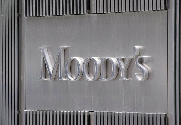 Moody’s: Υποβάθμιση της πιστοληπτικής ικανότητας των ΗΠΑ λόγω χρέους και ελλειμμάτων