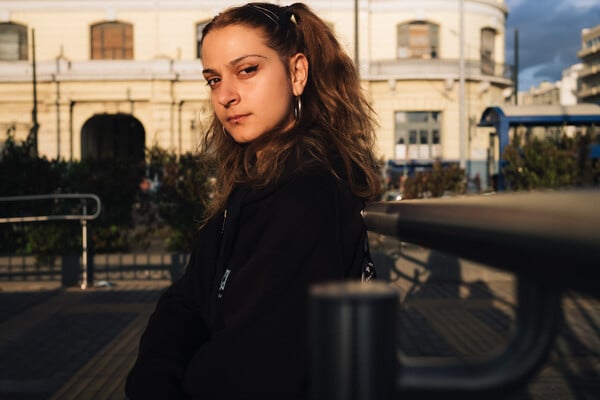 Ραπ με ελληνικές ρίζες από μια «ντίβα από την Κρήτη»