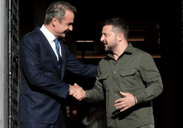 Κυριάκος Μητσοτάκης: Τηλεφωνική επικοινωνία με τον Βολοντίμιρ Ζελένσκι 