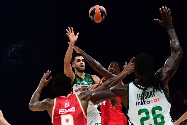 Final Four: Ο Ολυμπιακός κέρδισε τον Παναθηναϊκό στον «τελικό της παρηγοριάς» 
