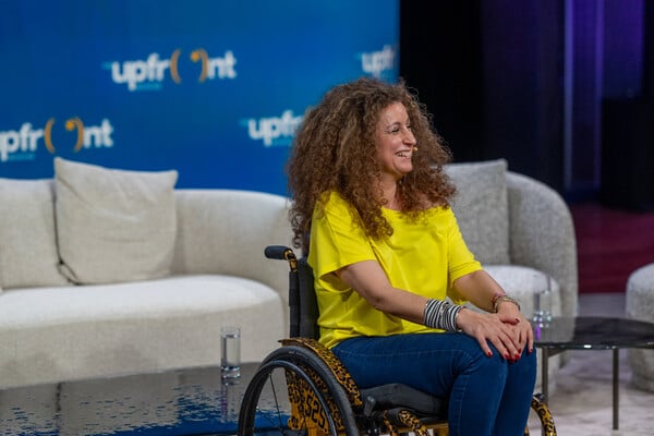 Κατερίνα Βρανά στο Upfront 2025: «Από τότε που αναπήρευσα ξέρετε πόσες φορές μου έχουν πει ότι είμαι λεβέντης;»