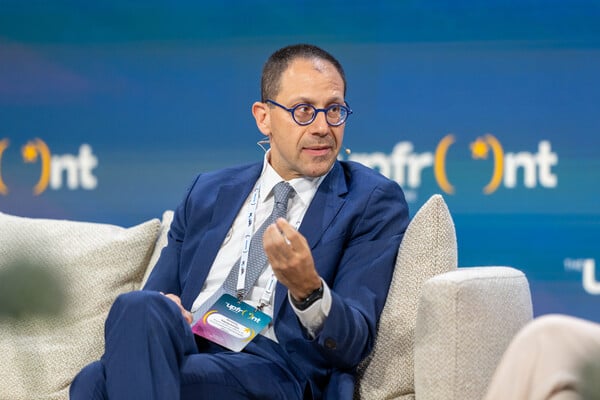 Upfront 2025: Μπορούν να προστατευτούν τα δικαιώματα της LGBTQI+ κοινότητας σε καιρούς αναταράξεων;