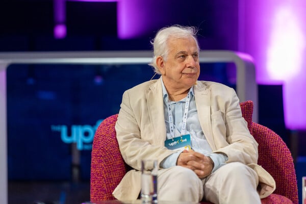 Upfront 2025: Ισότητα στη θεωρία, ανισότητα στην πράξη