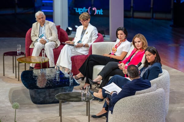 Upfront 2025: Ισότητα στη θεωρία, ανισότητα στην πράξη