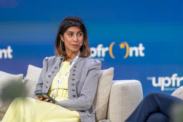 Upfront 2025: Τελικά τι χρειάζεται για να «τα καταφέρει» ένας μετανάστης στην Ελλάδα;